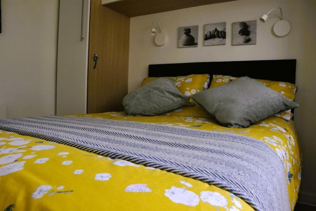 Ocean Breeze, Gower Holiday Village. Allows Dogs Swansea Exterior photo